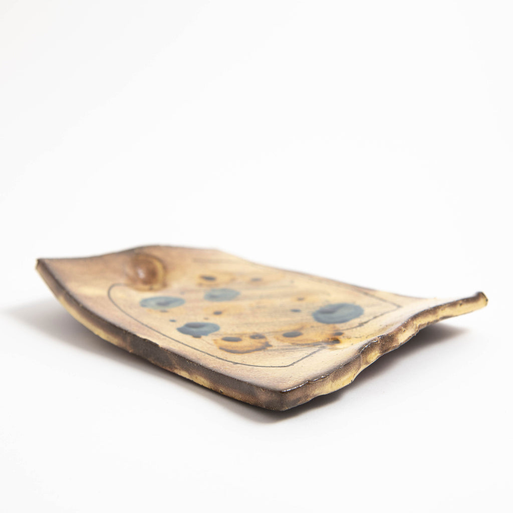 Petit plat rectangulaire jaune · Sgraffito