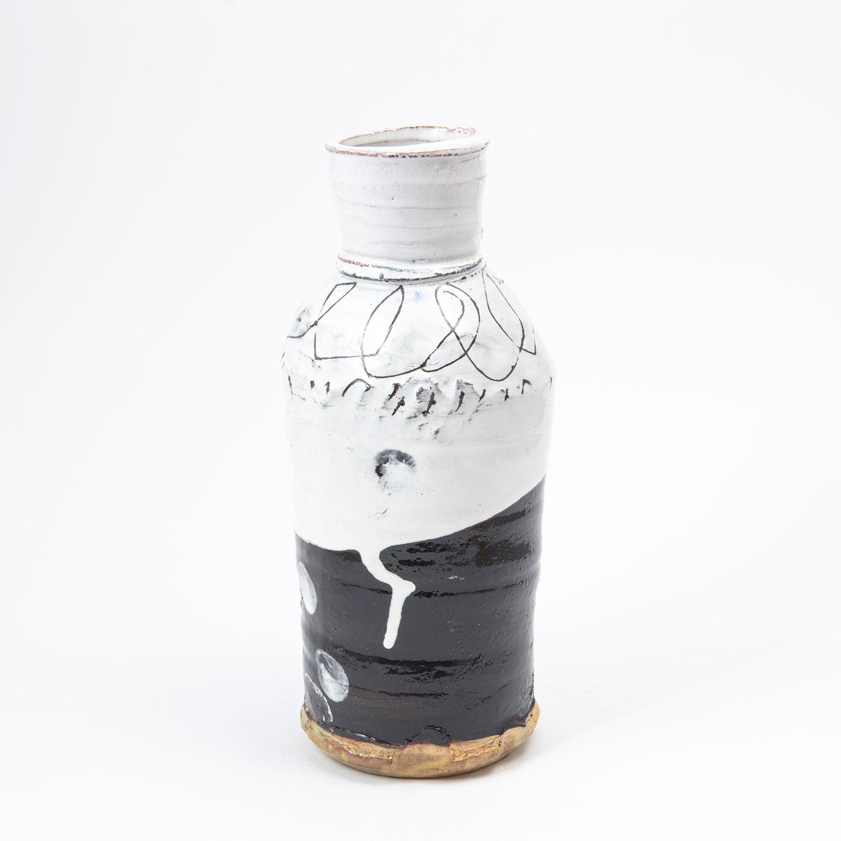 Petite Bouteille – Noir · Sgraffito