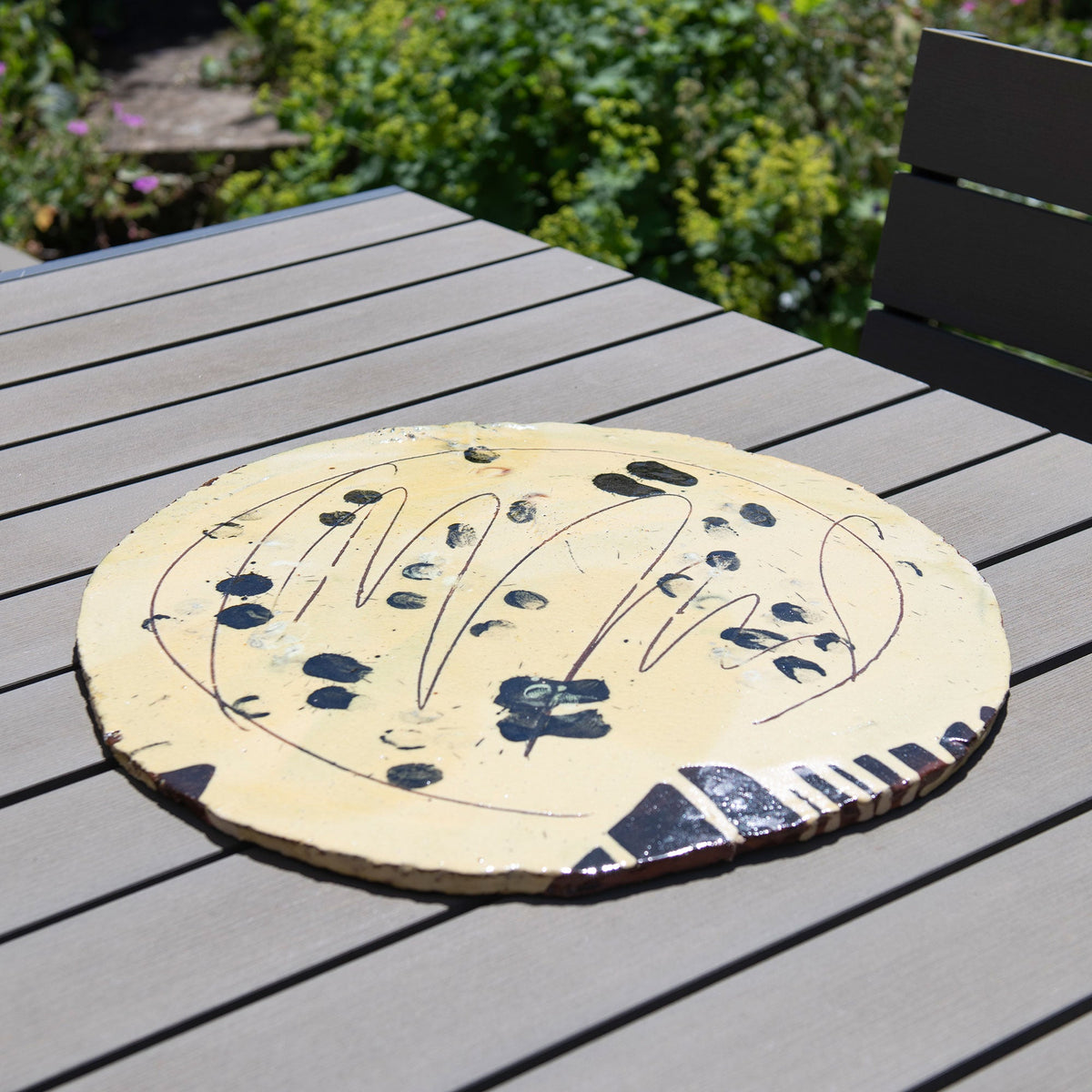 Grand plateau rond et plat