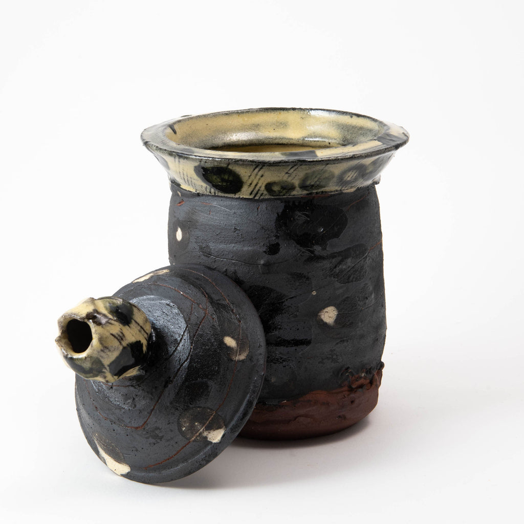Petit pot avec couvercle