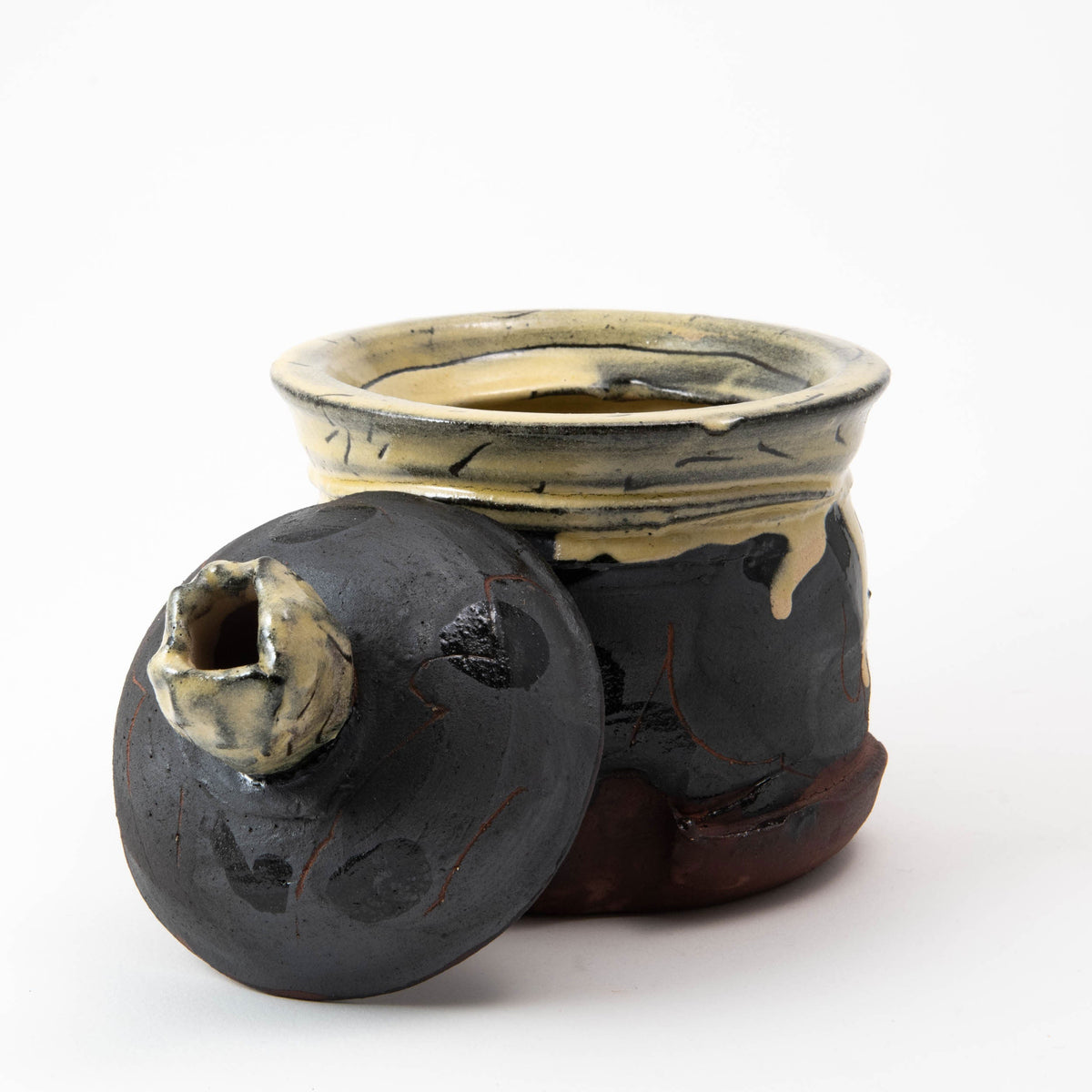 Petit pot avec couvercle – Noir · Émaillé