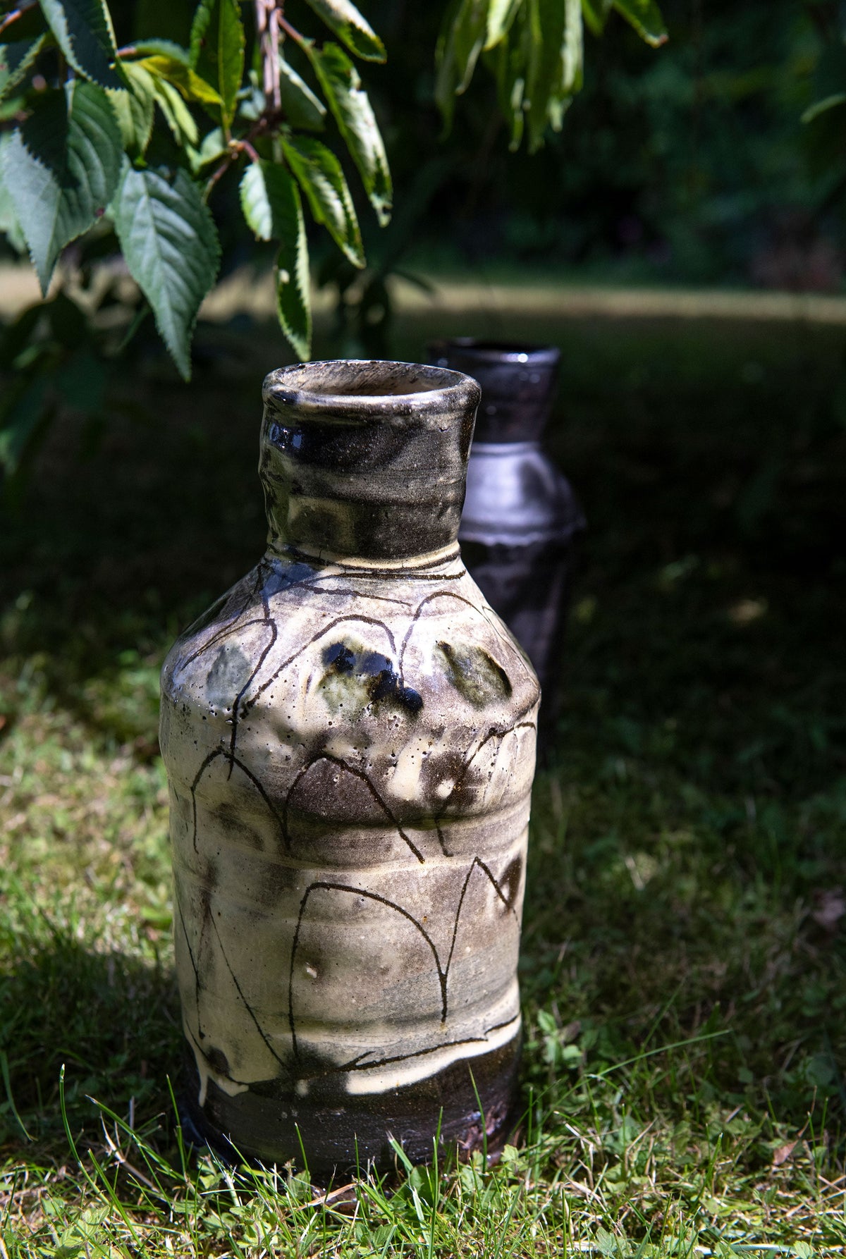 Bouteille moyenne – Noir · Sgraffite
